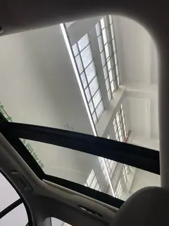 BMW 3 Series 2023 320Li M Conjunto deportivo interior foto 16 BMW 3 Series 2023 320Li M Conjunto deportivo interior foto 16