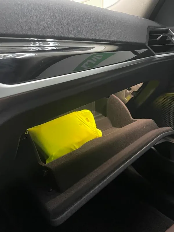 BMW 3 Series 2023 320Li M Conjunto deportivo interior foto 17 BMW 3 Series 2023 320Li M Conjunto deportivo interior foto 17