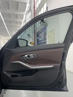 BMW 3 Series 2023 320Li M Conjunto deportivo interior foto 18 BMW 3 Series 2023 320Li M Conjunto deportivo interior foto 18