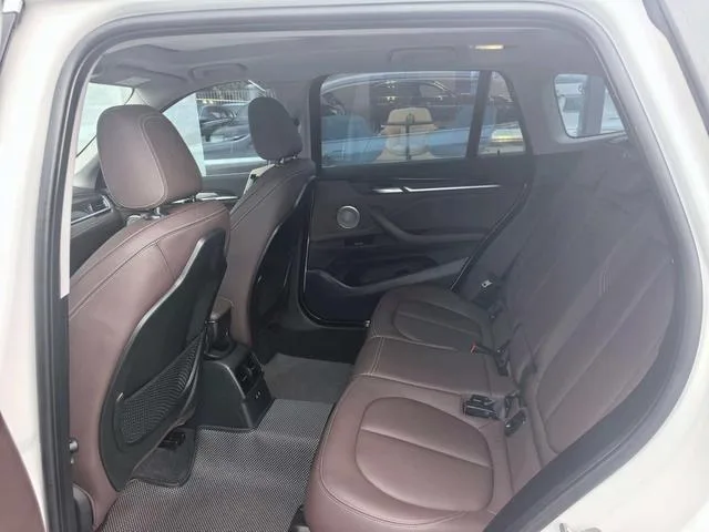 BMW X1 2022 xDrive25Li Premium Class exterior photo 5 BMW X1 2022 xDrive25Li Premium Class exterior photo 5