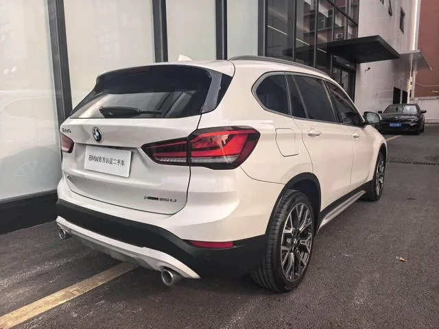 BMW X1 2022 xDrive25Li Premium Class interior photo 6 BMW X1 2022 xDrive25Li Premium Class interior photo 6