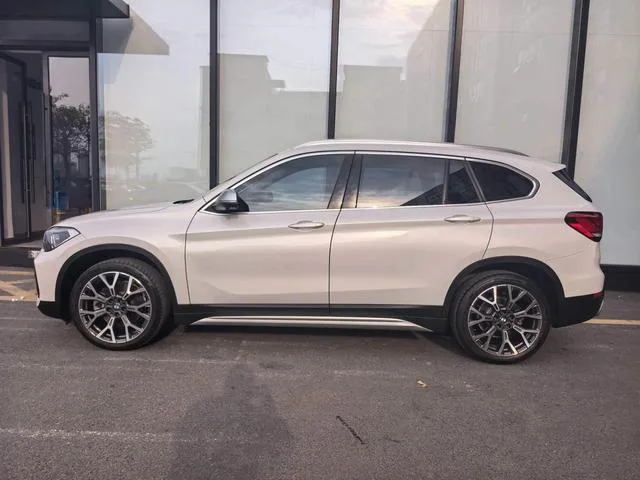 BMW X1 2022 xDrive25Li Premium Class interior photo 9 BMW X1 2022 xDrive25Li Premium Class interior photo 9