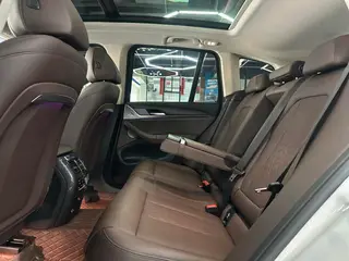 BMW X3 2022 xDrive30i Leading Type M Obsidian Night Suit interior photo 10 BMW X3 2022 xDrive30i Leading Type M Obsidian Night Suit interior photo 10