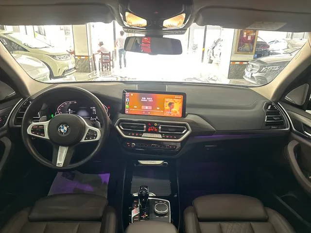 BMW X3 2022 xDrive30i Leading Type M Obsidian Night Suit interior photo 12 BMW X3 2022 xDrive30i Leading Type M Obsidian Night Suit interior photo 12