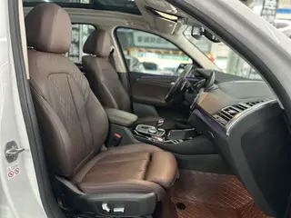 BMW X3 2022 xDrive30i Leading Type M Obsidian Night Suit interior photo 13 BMW X3 2022 xDrive30i Leading Type M Obsidian Night Suit interior photo 13