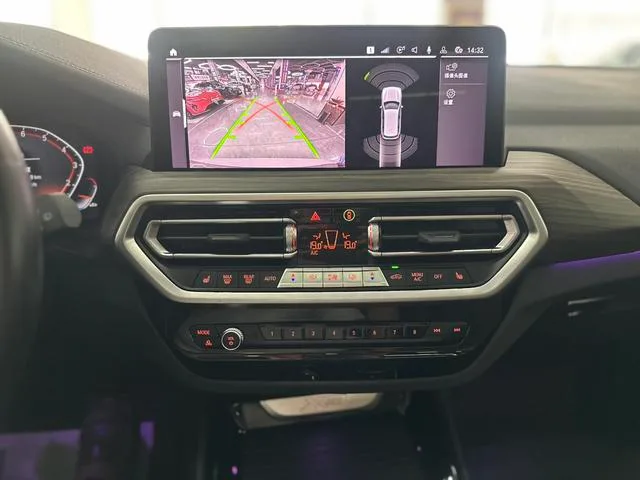 BMW X3 2022 xDrive30i Leading Type M Obsidian Night Suit interior photo 14 BMW X3 2022 xDrive30i Leading Type M Obsidian Night Suit interior photo 14