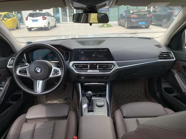 BMW 3 Series 2021 Reforma 325i M Conjunto deportivo interior foto 6 BMW 3 Series 2021 Reforma 325i M Conjunto deportivo interior foto 6