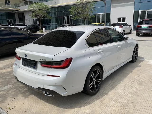 BMW 3 Series 2021 Reforma 325i M Conjunto deportivo interior foto 8 BMW 3 Series 2021 Reforma 325i M Conjunto deportivo interior foto 8