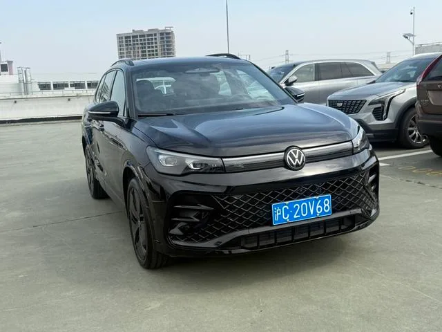 Volkswagen Tiguan L 2024 Pro 330TSI Two-wheel drive R-Line Intelligent Supreme Edition exterior photo 3