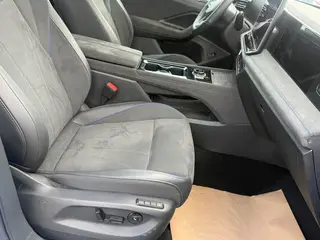 Volkswagen Tiguan L 2024 Pro 330TSI Two-wheel drive R-Line Intelligent Supreme Edition interior photo 7