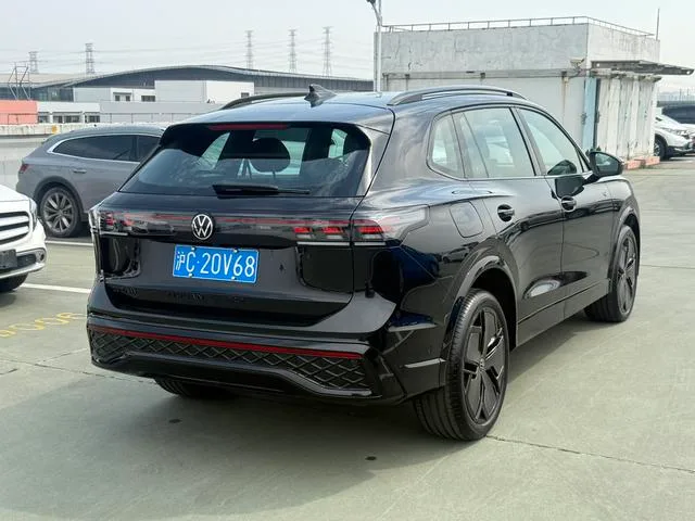 Volkswagen Tiguan L 2024 Pro 330TSI Two-wheel drive R-Line Intelligent Supreme Edition interior photo 10