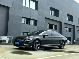Volkswagen Magotan 2023 200 Edición conmemorativa de 10,000 vehículos 330TSI DSG De lujo