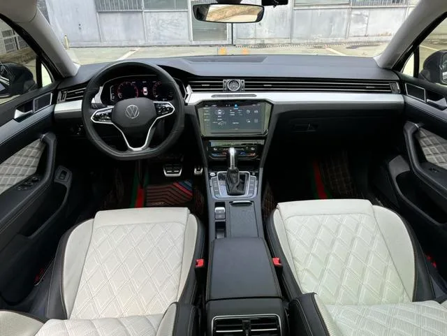 Volkswagen Magotan 2023 200 Edición conmemorativa de 10,000 vehículos 330TSI DSG De lujo exterior foto 5