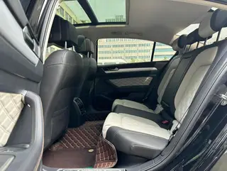 Volkswagen Magotan 2023 200 Edición conmemorativa de 10,000 vehículos 330TSI DSG De lujo interior foto 7