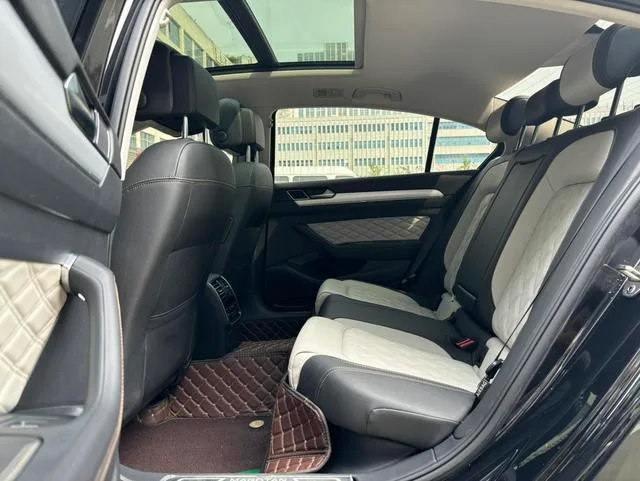 Volkswagen Magotan 2023 200 Edición conmemorativa de 10,000 vehículos 330TSI DSG De lujo interior foto 7