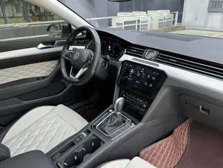 Volkswagen Magotan 2023 200 Edición conmemorativa de 10,000 vehículos 330TSI DSG De lujo interior foto 8