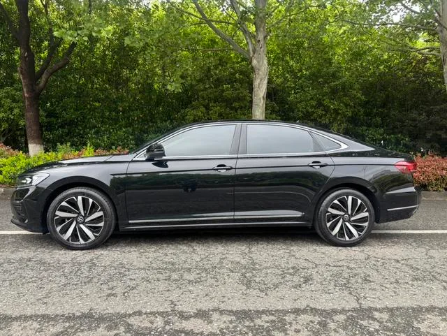Volkswagen Passat 2022 330TSI Version d'élite extérieur photo 4 Volkswagen Passat 2022 330TSI Version d'élite extérieur photo 4