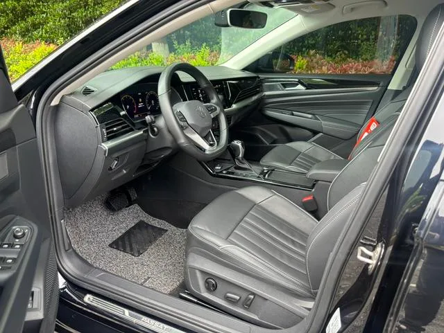 Volkswagen Passat 2022 330TSI Version d'élite extérieur photo 5 Volkswagen Passat 2022 330TSI Version d'élite extérieur photo 5