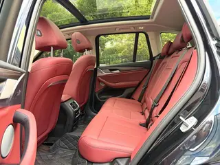 BMW X3 2023 xDrive30i Leading Type M Obsidian Night Suit interior photo 8 BMW X3 2023 xDrive30i Leading Type M Obsidian Night Suit interior photo 8