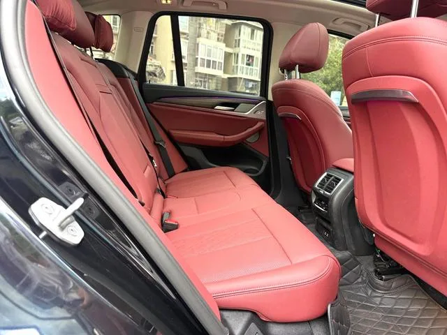 BMW X3 2023 xDrive30i Leading Type M Obsidian Night Suit interior photo 11 BMW X3 2023 xDrive30i Leading Type M Obsidian Night Suit interior photo 11