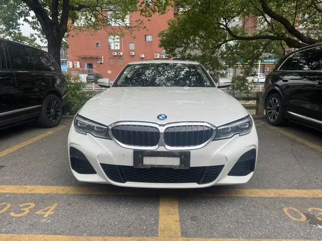 BMW 3 Series 2022 325Li M Conjunto deportivo exterior foto 2