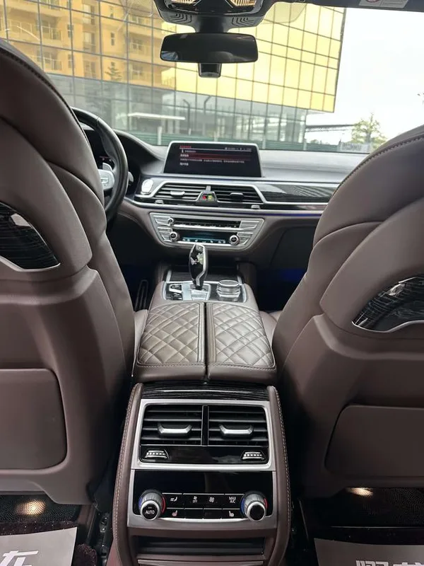 BMW 7 Series 2021 730Li M Sports suit exterior photo 9 BMW 7 Series 2021 730Li M Sports suit exterior photo 9