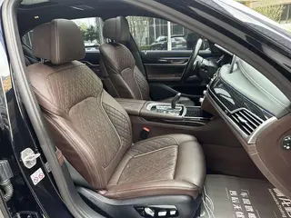 BMW 7 Series 2021 730Li M Sports suit interior photo 14 BMW 7 Series 2021 730Li M Sports suit interior photo 14