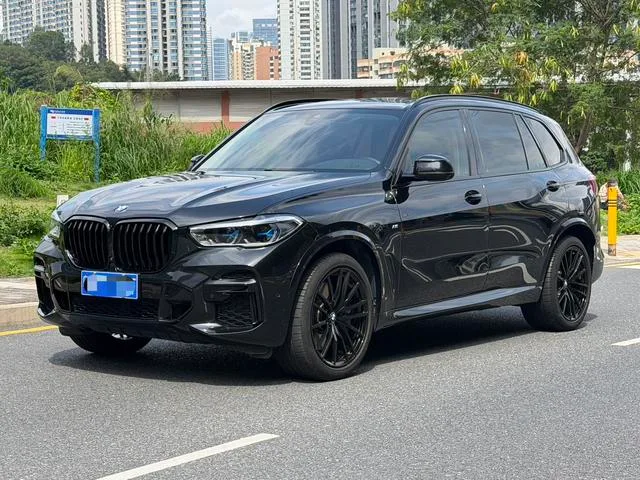BMW X5 2022 Restyling xDrive 30Li Premium Class M Sports suit exterior photo 1 BMW X5 2022 Restyling xDrive 30Li Premium Class M Sports suit exterior photo 1
