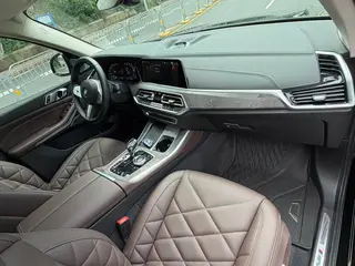 BMW X5 2022 Restyling xDrive 30Li Premium Class M Sports suit interior photo 13 BMW X5 2022 Restyling xDrive 30Li Premium Class M Sports suit interior photo 13