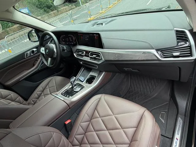 BMW X5 2022 Restyling xDrive 30Li Premium Class M Sports suit interior photo 13 BMW X5 2022 Restyling xDrive 30Li Premium Class M Sports suit interior photo 13