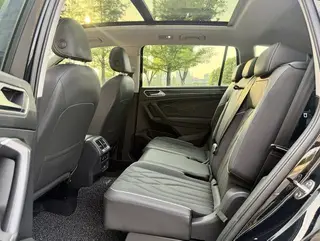Volkswagen Tiguan L 2022 380TSI Transmission intégrale automatique R-Line Version de plus en plus 7 Siège extérieur photo 7