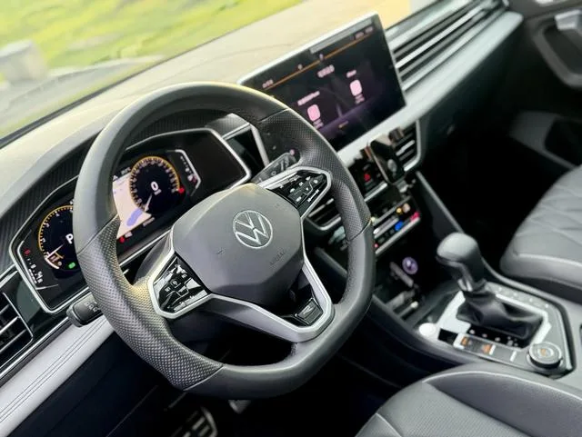 Volkswagen Tiguan L 2022 380TSI Transmission intégrale automatique R-Line Version de plus en plus 7 Siège extérieur photo 9