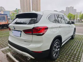 BMW X1 2022 sDrive20Li Tipo de lujo exterior foto 3 BMW X1 2022 sDrive20Li Tipo de lujo exterior foto 3