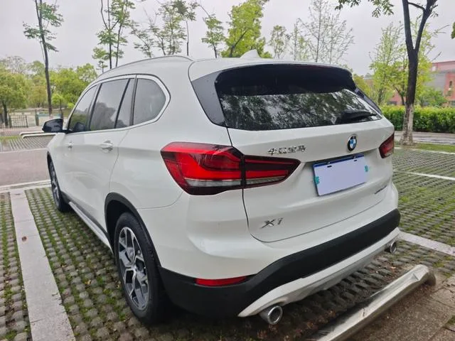BMW X1 2022 sDrive20Li Tipo de lujo exterior foto 5 BMW X1 2022 sDrive20Li Tipo de lujo exterior foto 5