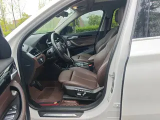 BMW X1 2022 sDrive20Li Tipo de lujo exterior foto 7 BMW X1 2022 sDrive20Li Tipo de lujo exterior foto 7