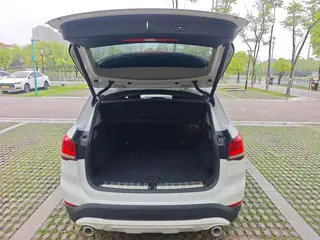 BMW X1 2022 sDrive20Li Tipo de lujo exterior foto 9 BMW X1 2022 sDrive20Li Tipo de lujo exterior foto 9