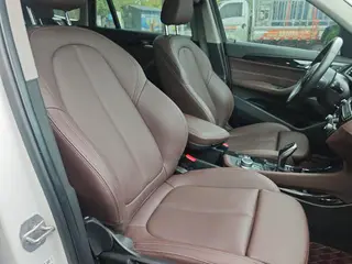 BMW X1 2022 sDrive20Li Tipo de lujo interior foto 13 BMW X1 2022 sDrive20Li Tipo de lujo interior foto 13