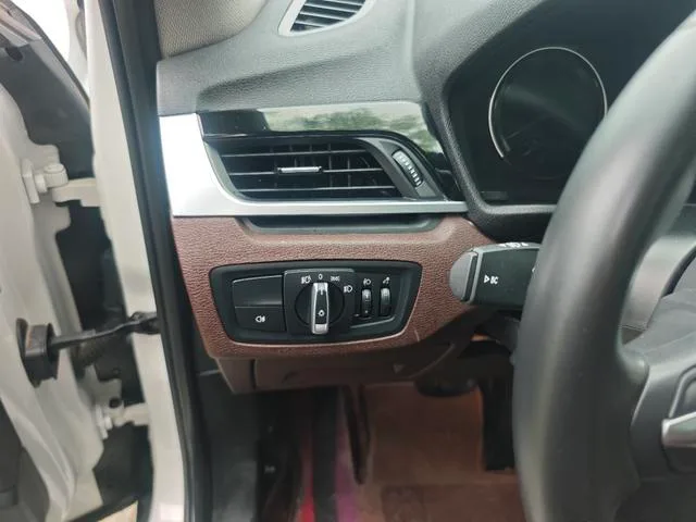 BMW X1 2022 sDrive20Li Tipo de lujo interior foto 17 BMW X1 2022 sDrive20Li Tipo de lujo interior foto 17