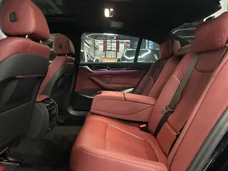 BMW 5 Series 2022 Reforma 525Li M Conjunto deportivo interior foto 10 BMW 5 Series 2022 Reforma 525Li M Conjunto deportivo interior foto 10