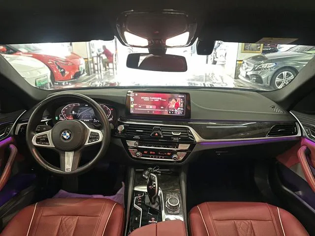 BMW 5 Series 2022 Reforma 525Li M Conjunto deportivo interior foto 12 BMW 5 Series 2022 Reforma 525Li M Conjunto deportivo interior foto 12