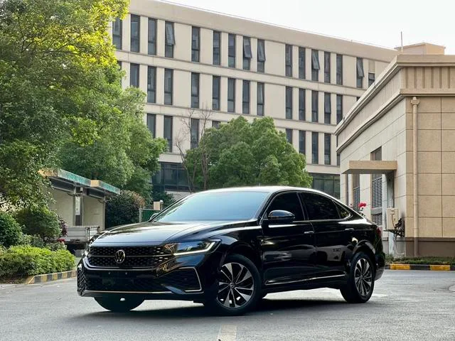 Volkswagen Passat 2023 Mise à jour 330TSI Star Elite Edition extérieur photo 1 Volkswagen Passat 2023 Mise à jour 330TSI Star Elite Edition extérieur photo 1