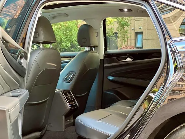 Volkswagen Passat 2023 Mise à jour 330TSI Star Elite Edition extérieur photo 9 Volkswagen Passat 2023 Mise à jour 330TSI Star Elite Edition extérieur photo 9