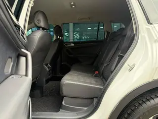 Volkswagen Tiguan L 2022 330TSI Automatic two-wheel drive comfortable version interior photo 8