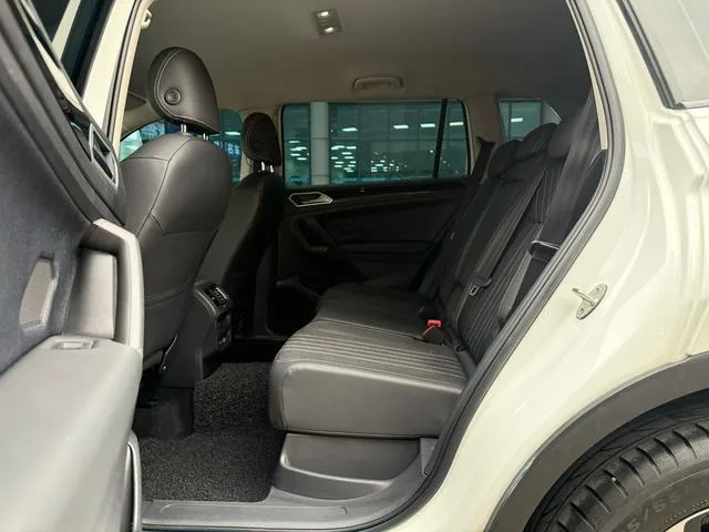 Volkswagen Tiguan L 2022 330TSI Automatic two-wheel drive comfortable version interior photo 8