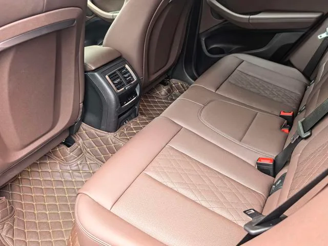BMW X3 2022 xDrive25i M Sports suit interior photo 12 BMW X3 2022 xDrive25i M Sports suit interior photo 12