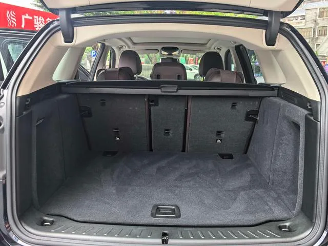 BMW X3 2022 xDrive25i M Sports suit interior photo 14 BMW X3 2022 xDrive25i M Sports suit interior photo 14