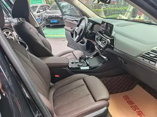 BMW X3 2022 xDrive25i M Sports suit interior photo 17 BMW X3 2022 xDrive25i M Sports suit interior photo 17