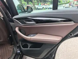 BMW X3 2022 xDrive25i M Sports suit interior photo 19 BMW X3 2022 xDrive25i M Sports suit interior photo 19