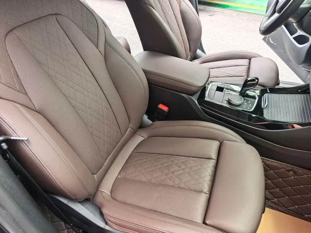 BMW X3 2022 xDrive25i M Sports suit interior photo 20 BMW X3 2022 xDrive25i M Sports suit interior photo 20
