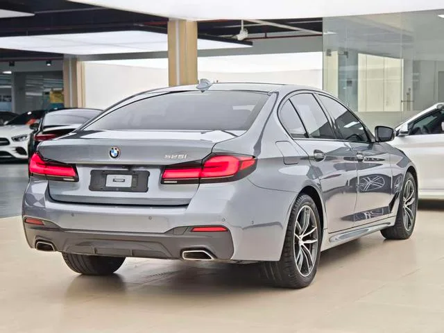 BMW 5 Series 2021 525i M Sports suit exterior photo 3 BMW 5 Series 2021 525i M Sports suit exterior photo 3